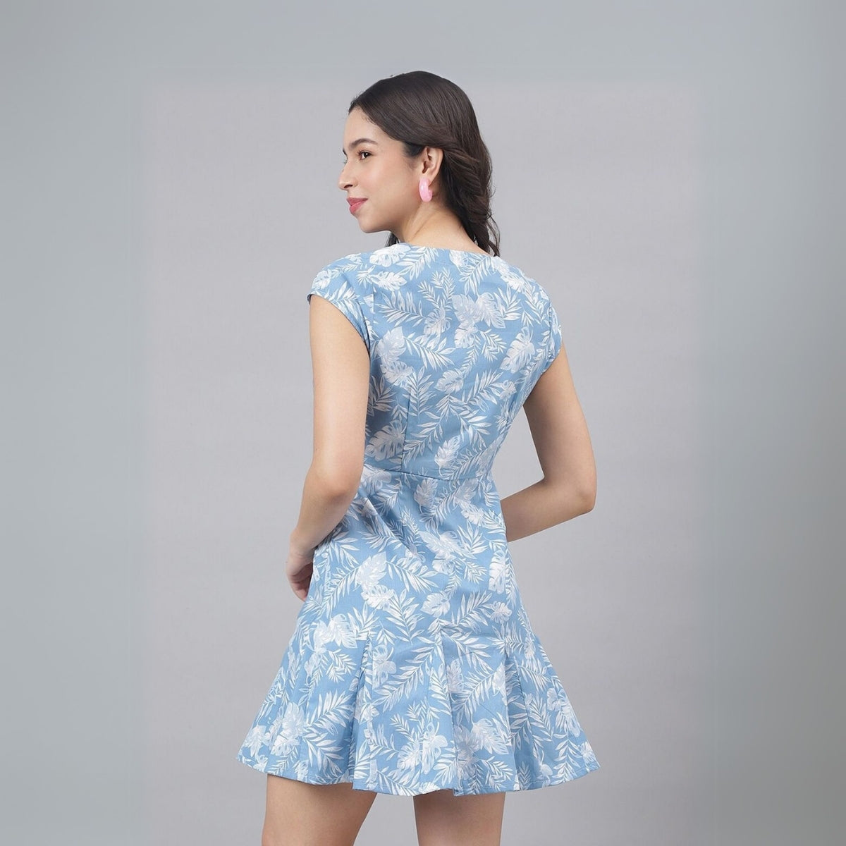 Pack of 4 Women’s Dresses: Chic, Trendy, and Timeless | C-044