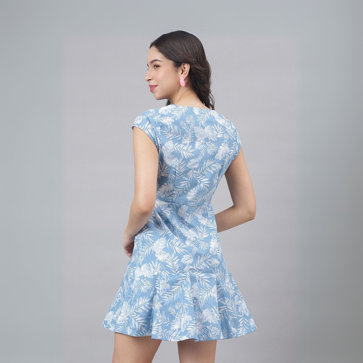 Pack of 4 Women’s Dresses: Chic, Trendy, and Timeless | C-049